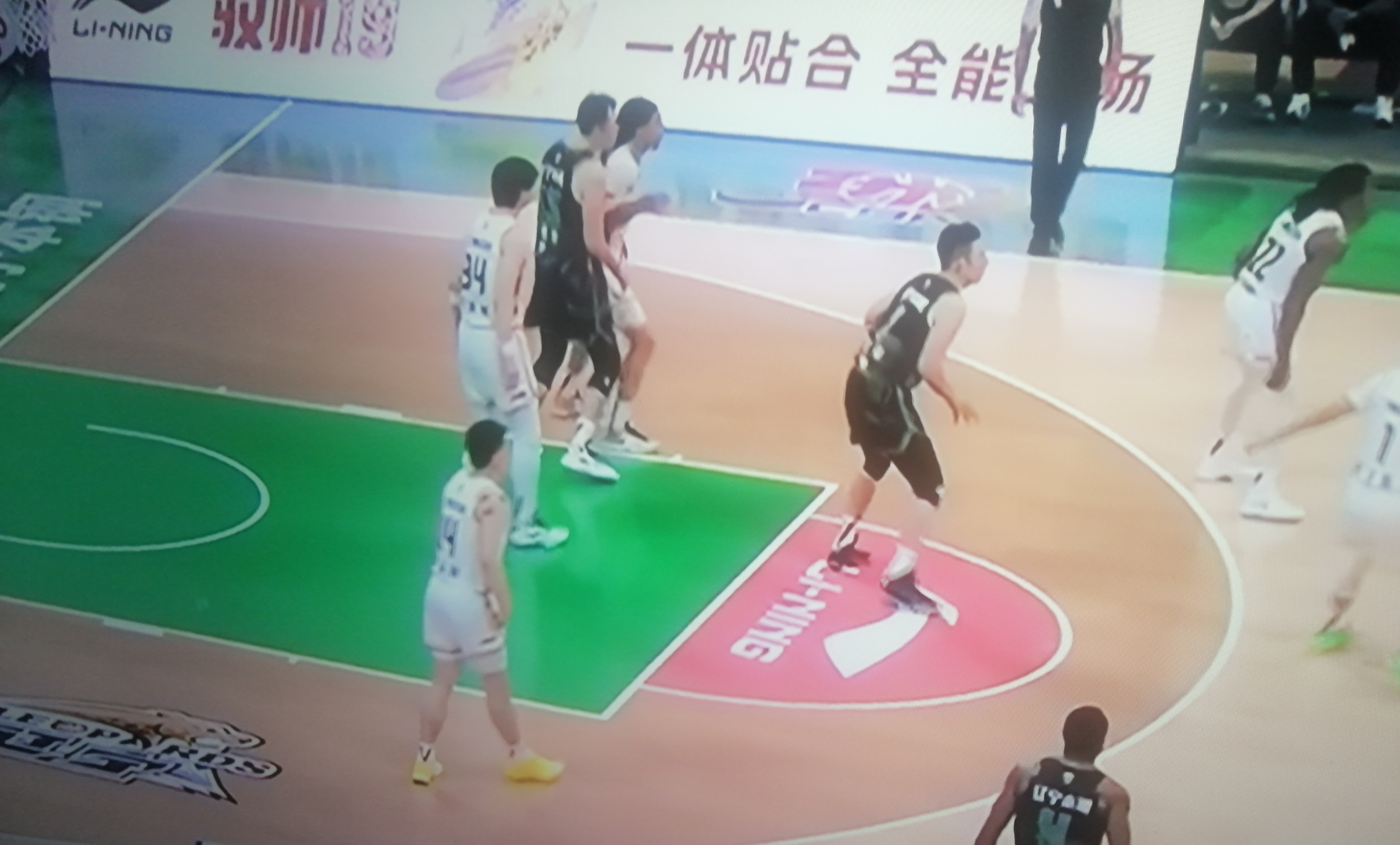 星空体育课程-关于上海队在CBA季后赛中打出高光操作，被誉为球迷泪目的信息