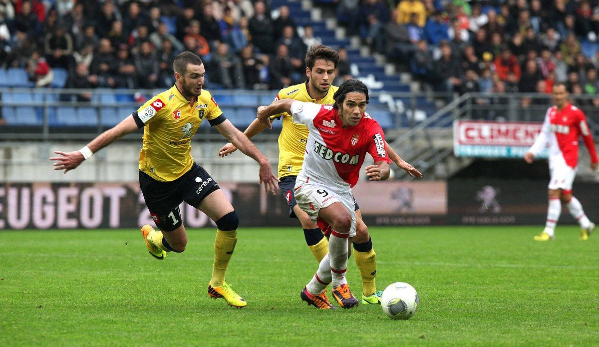 包含汉诺威队寻求胜利，提升排名的词条