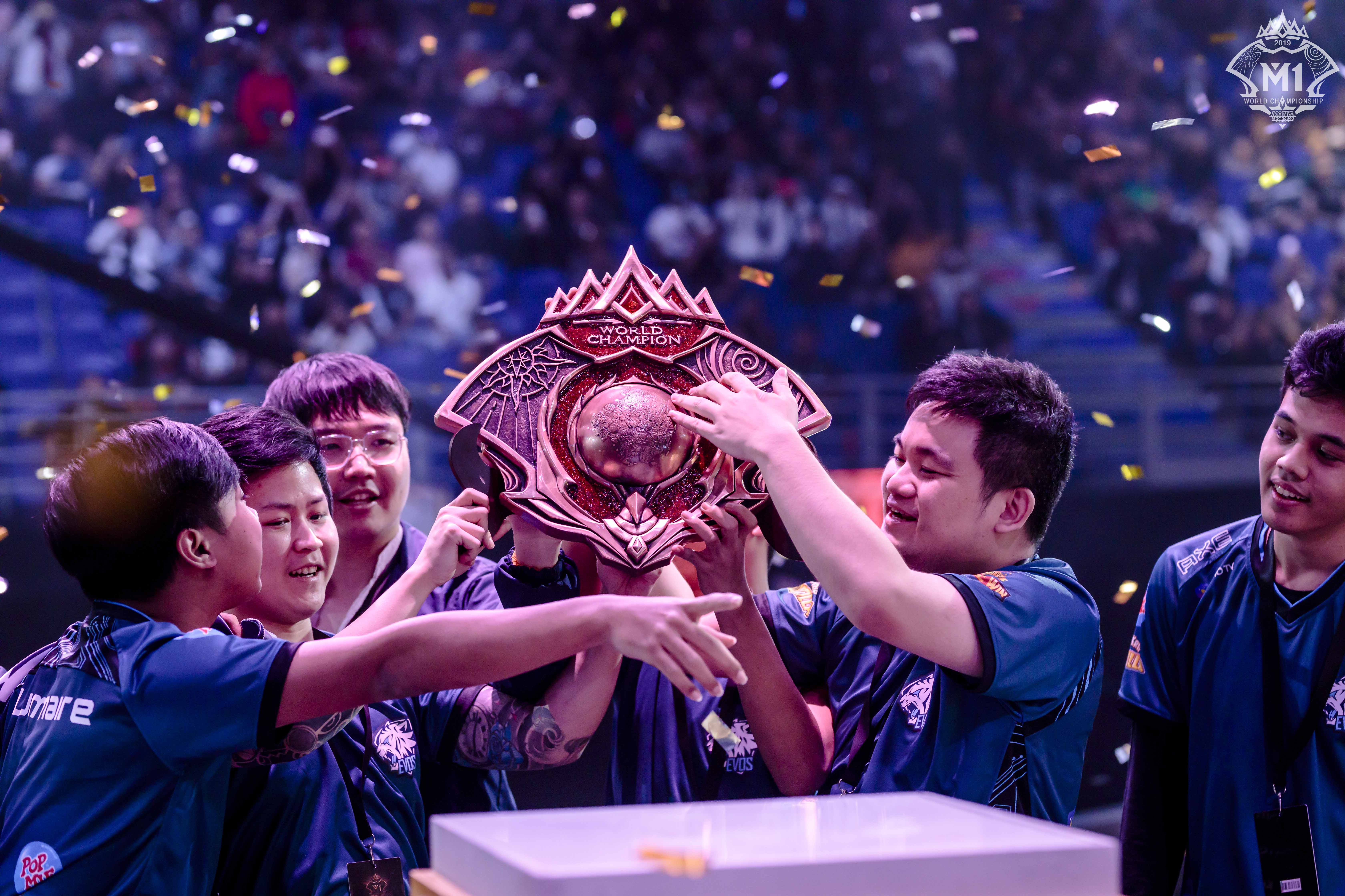 足球领域巅峰对决，赛场上风生水起的简单介绍