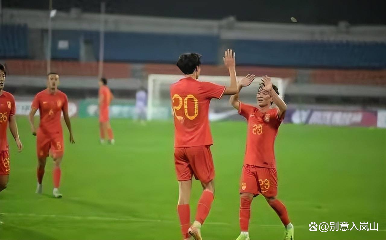 亚洲足球锦标赛球员斗志昂扬，决战争夺胜负的简单介绍