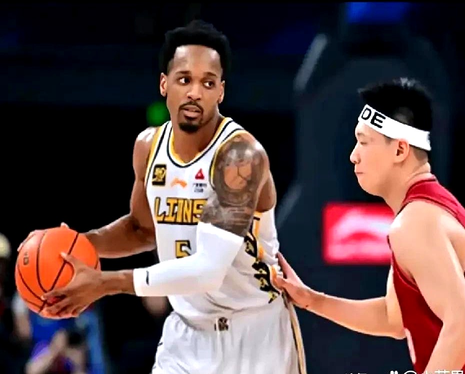 包含主力球员受伤，替补队员展现实力的词条