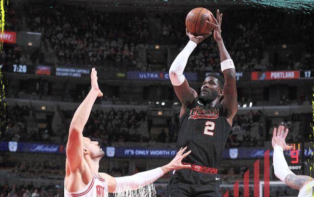 开拓者力克爵士，利拉德全场拿下分