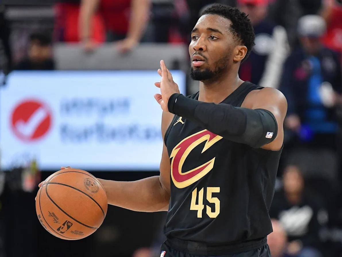 米切尔砍下全场最高得分，帮助爵士取得胜利