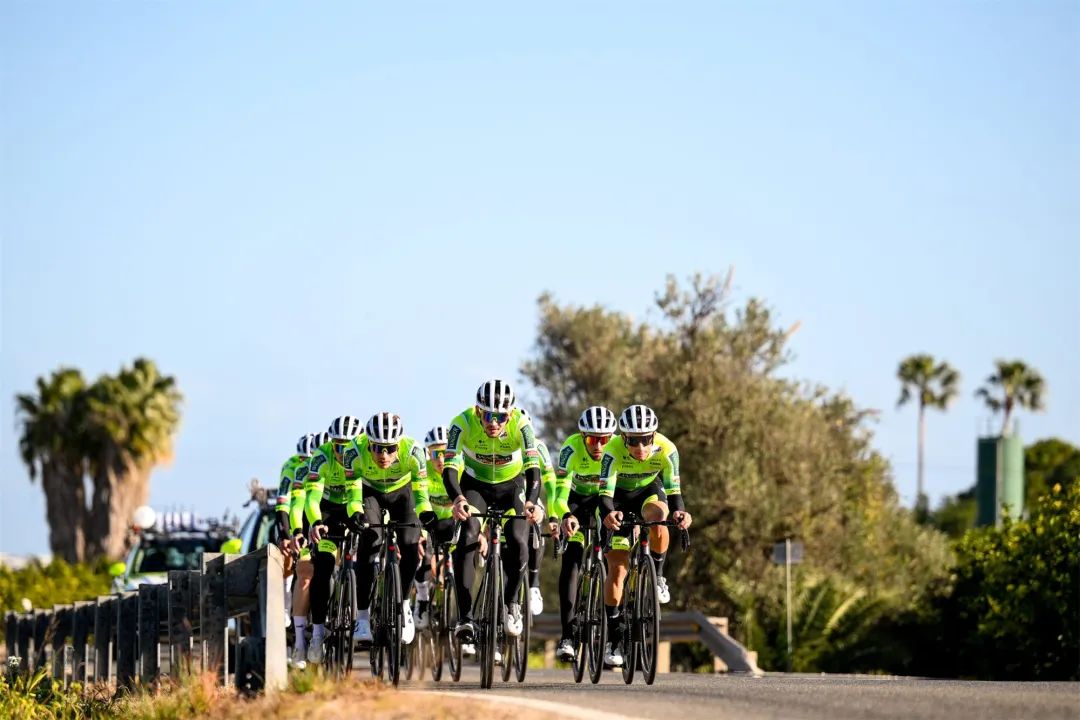 比利时代表团在自行车赛中夺冠