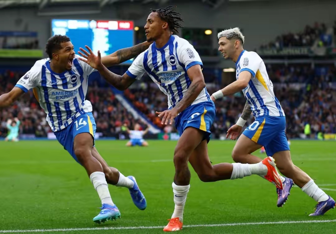 星空体育课程-热刺遇阻，客场不敌南安普顿，英超排名受挫的简单介绍