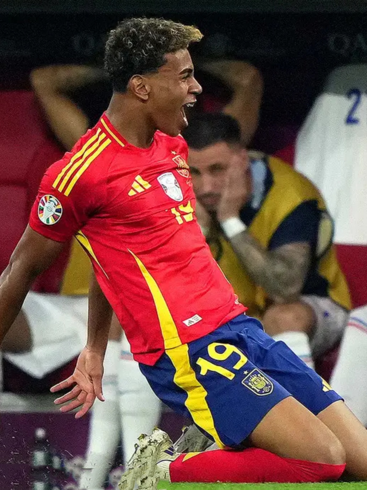 星空体育亚洲官网-包含苦尽甘来！比赛中球员们历经艰难逆转取得胜利的词条