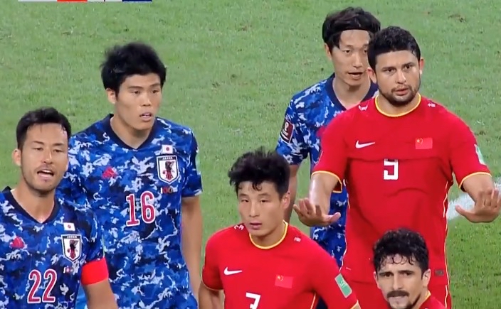 亚洲球队在赛赛场上交锋