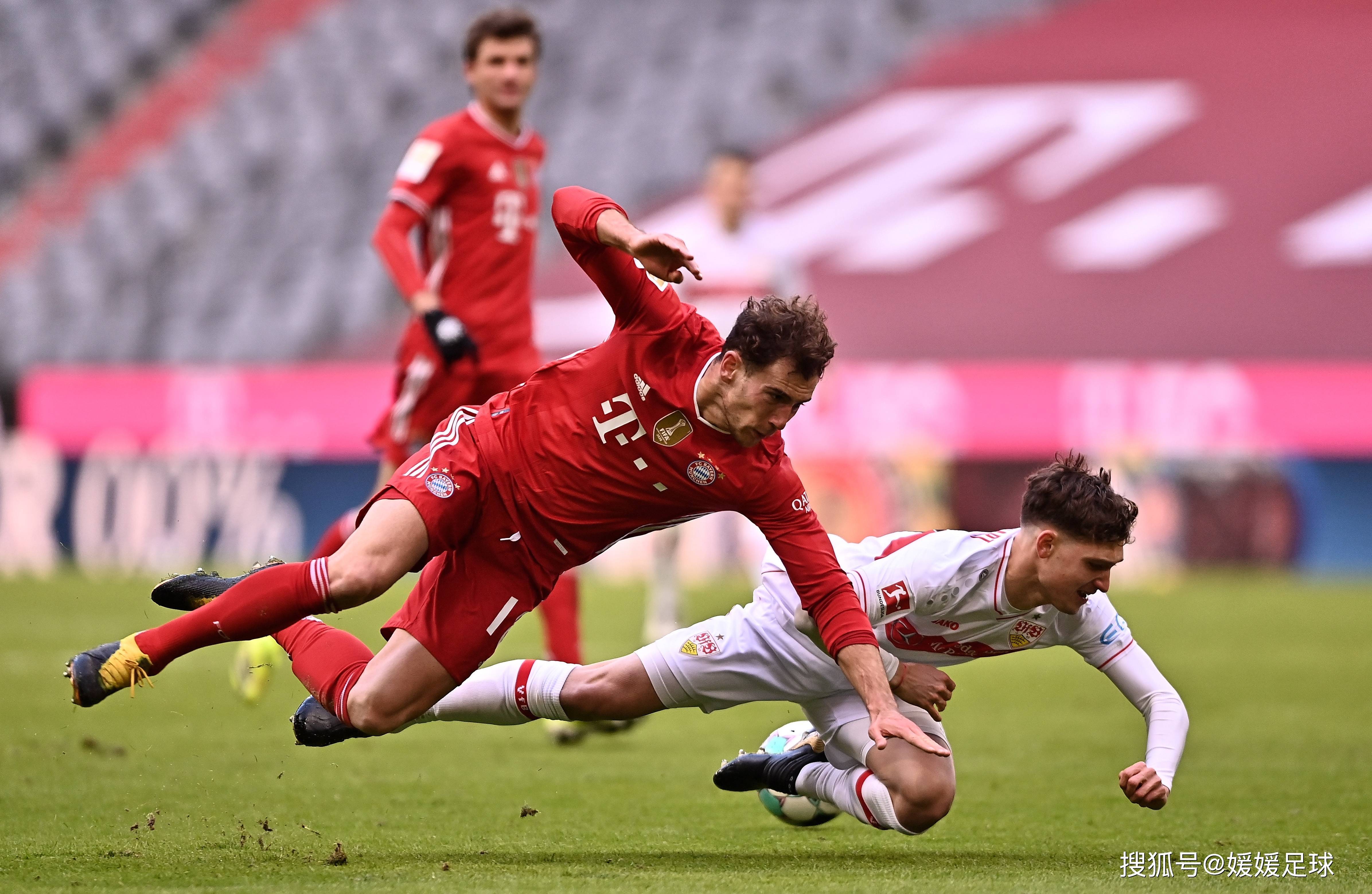 包含拜仁慕尼黑主场豪取胜利，多特蒙德险胜的词条