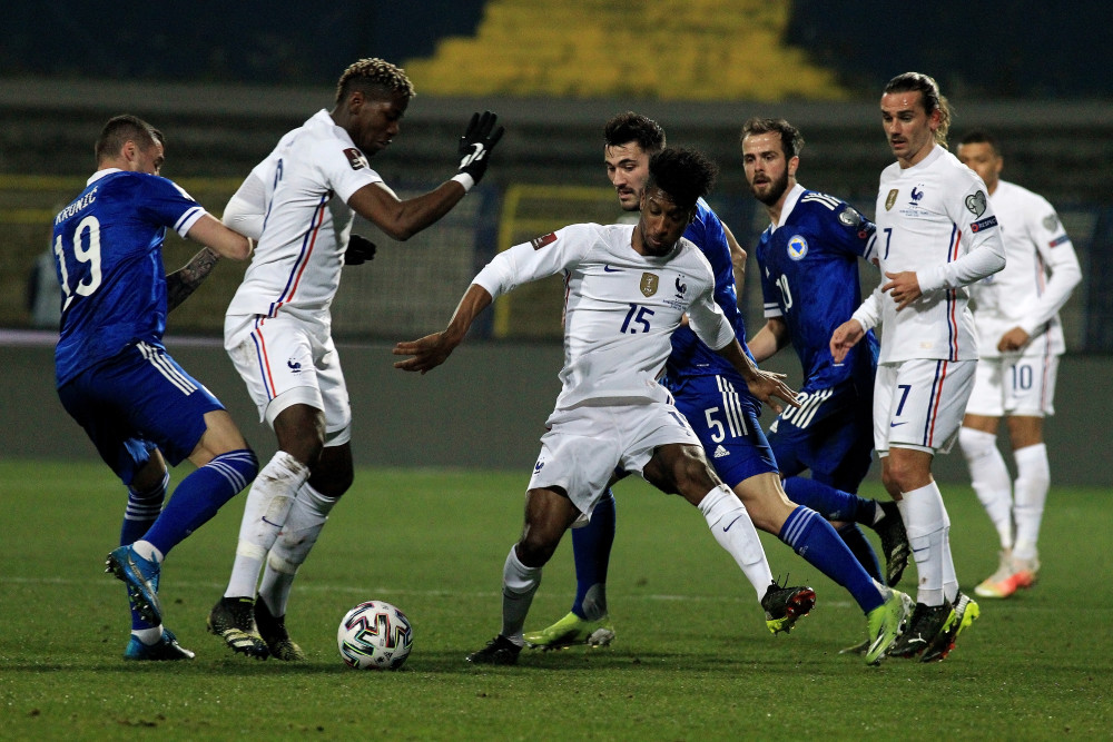 包含波黑队战胜法国国家队，小组赛形势一片光明的词条