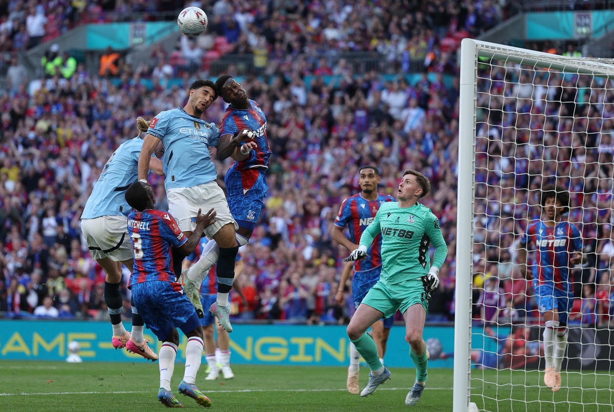 非洲赛事热血搏杀，球员们斗志昂扬的简单介绍