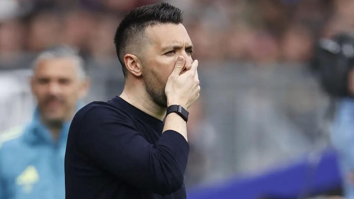 阿贾克斯镇守荷甲，年轻新星崭露头角