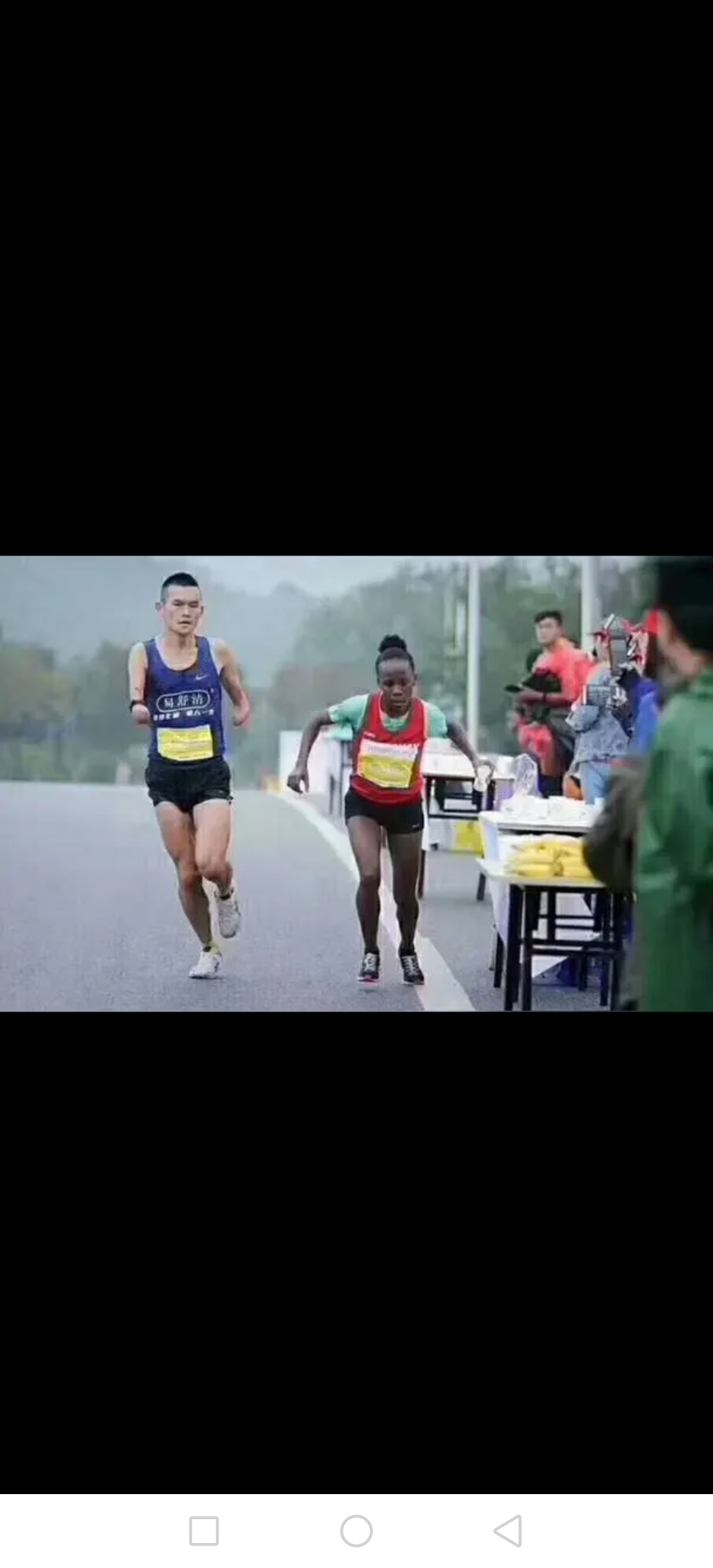 肯尼亚长跑选手坚持信念取胜