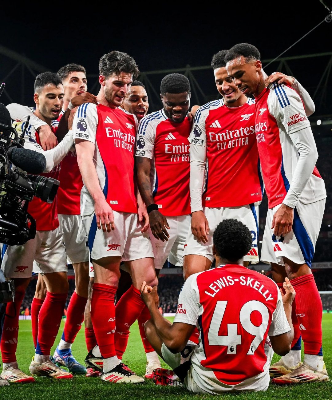 阿森纳遭遇连败，球队危机重重