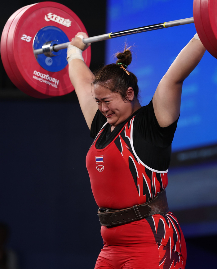 星空体育在线登录-泰国队在举重比赛中展现实力