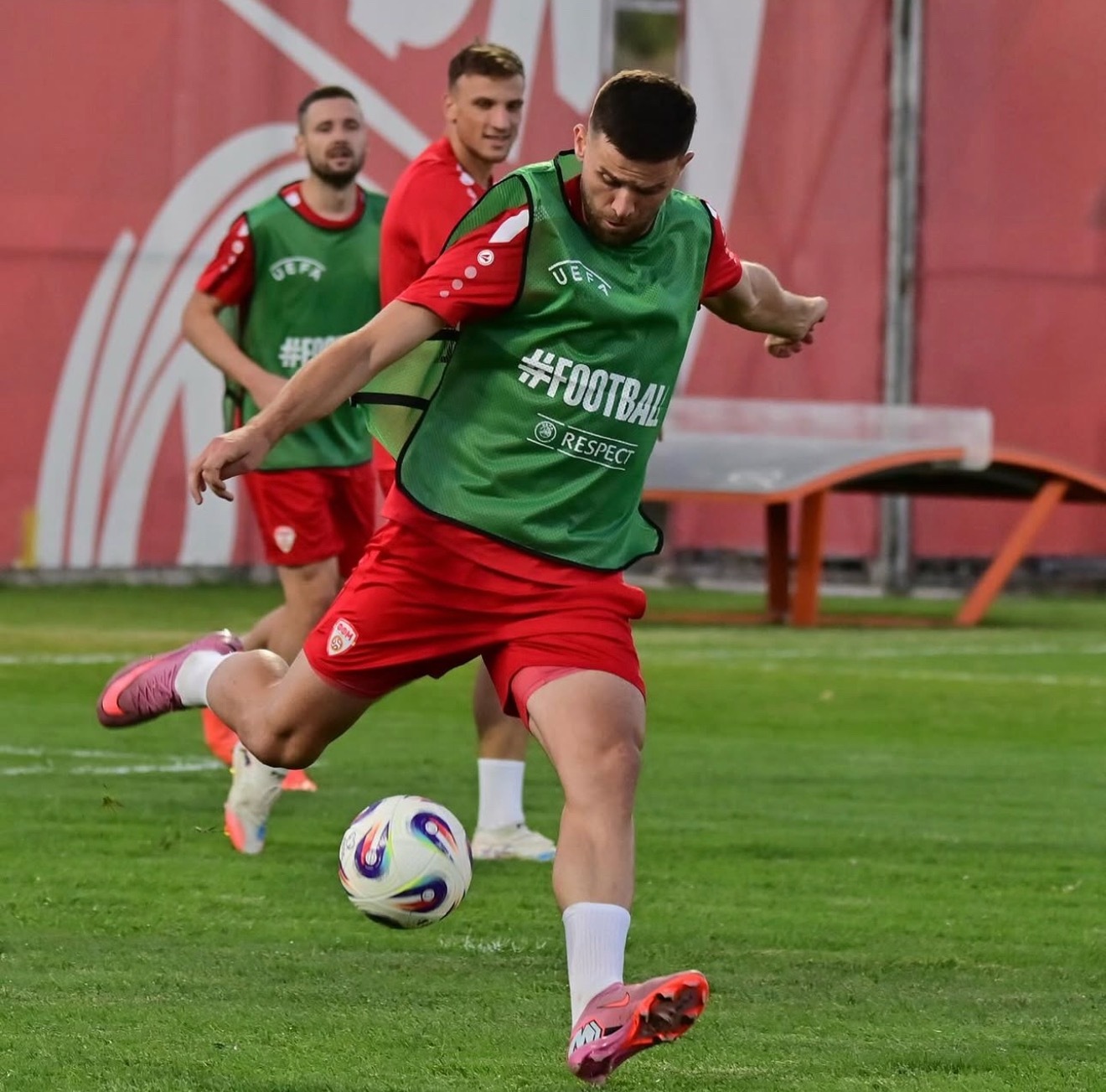 星空体育新闻-包含北马其顿队不敌爱沙尼亚，损失惨重的词条