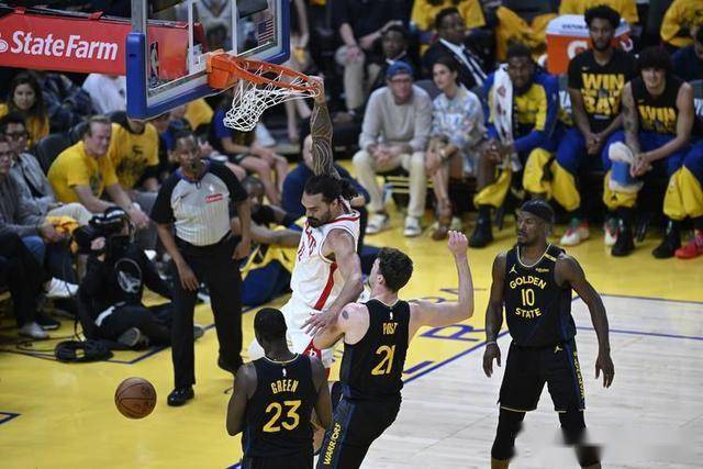 雄鹿强势夺冠，击败凯尔特人领先一场